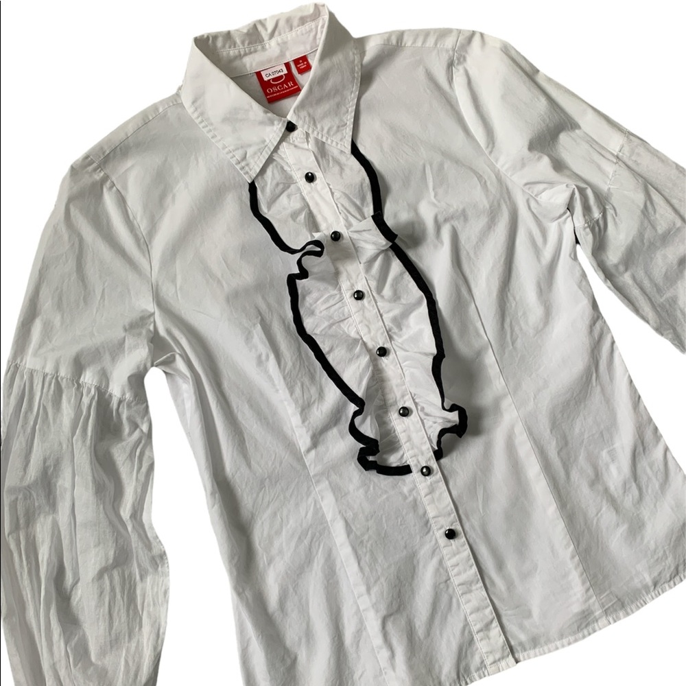 ❤️Oscar de la Renta white cotton blouse with beautiful ruffle detailing size 8❤️